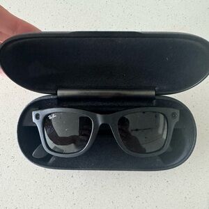 Raybans stories wayfarer (smart sunglasses)